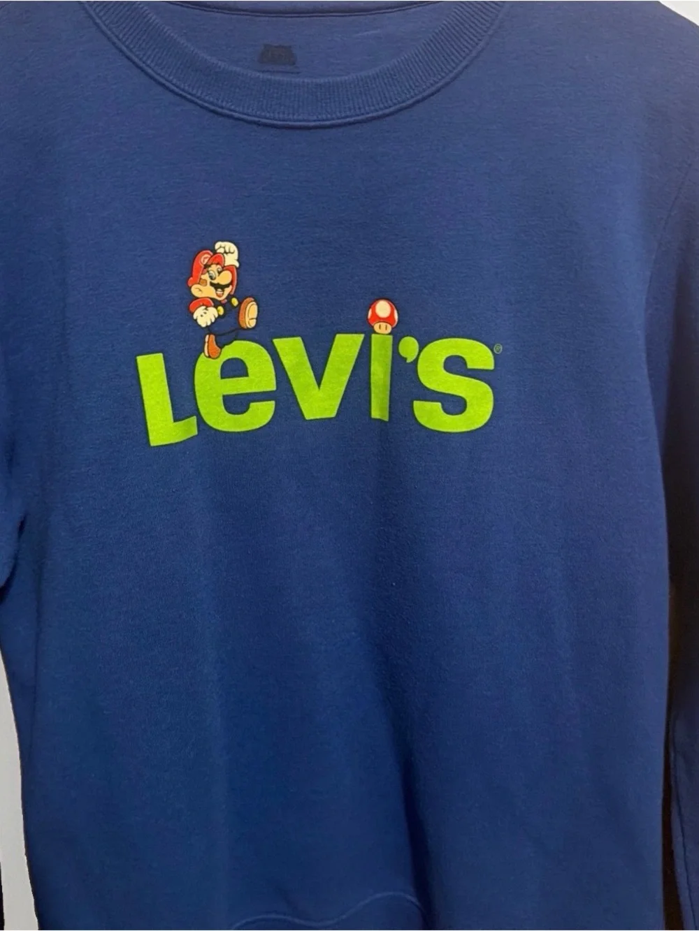 Levi's Men's Blue Super Mario Graphic Crewneck Sweatshirt LARGE